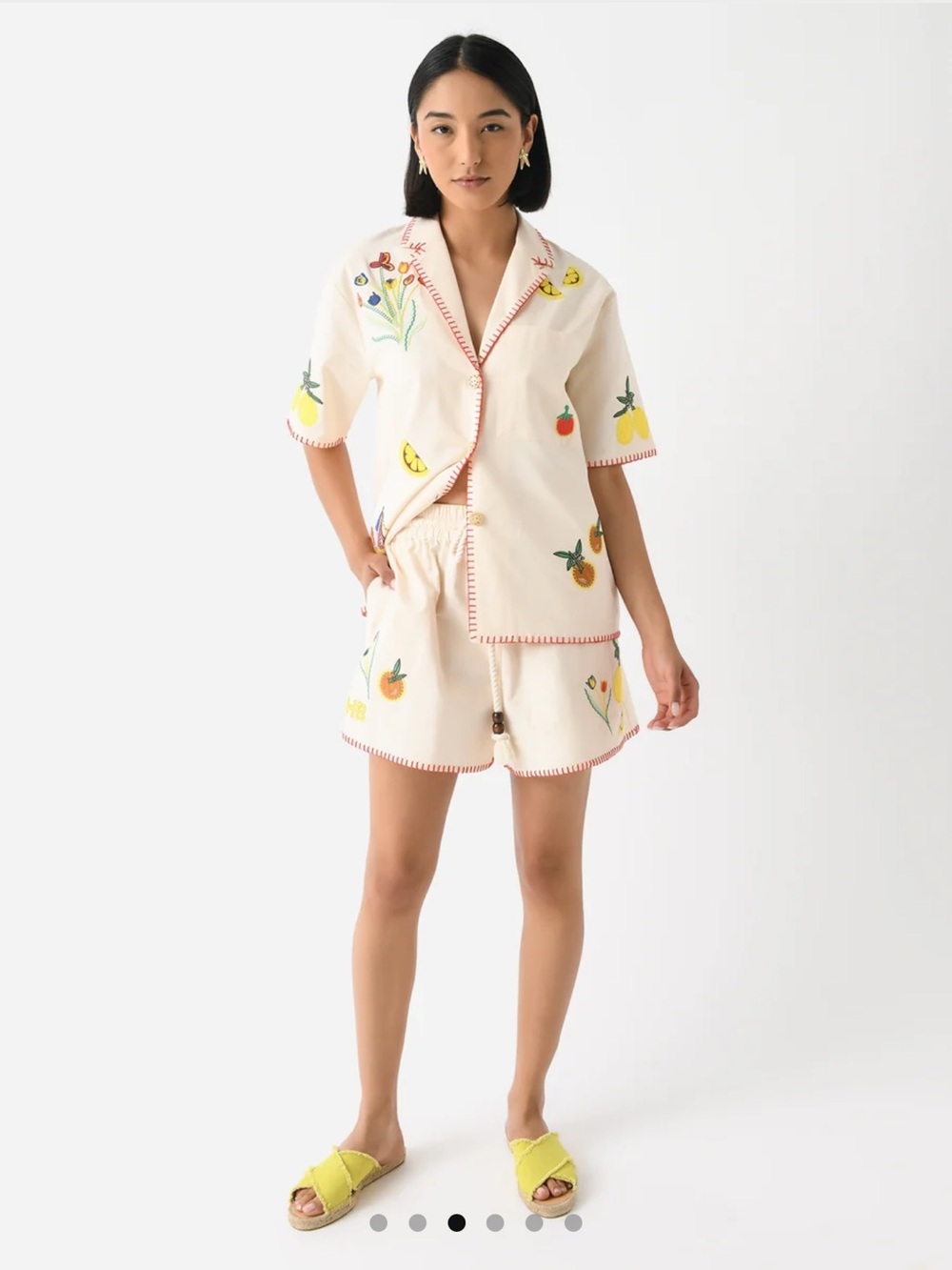 Hunter Bell embroidered set